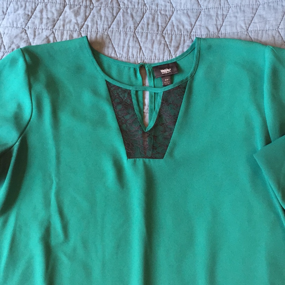 Green Mossimo blouse with lace detail!